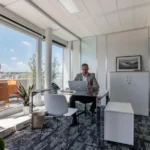 bureau-issy-les-moulineaux-vue-terrasse-centre-daffaire